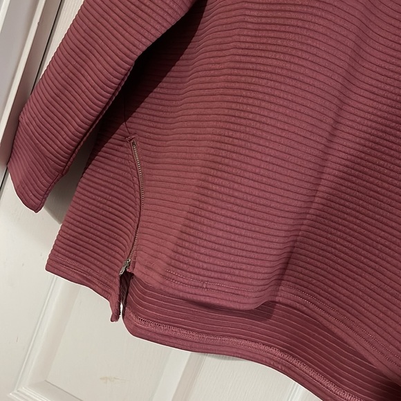 NWT Daisy Fuentes pullover top - Picture 3 of 8